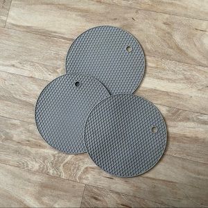 Silicon baking mats / pot holders
